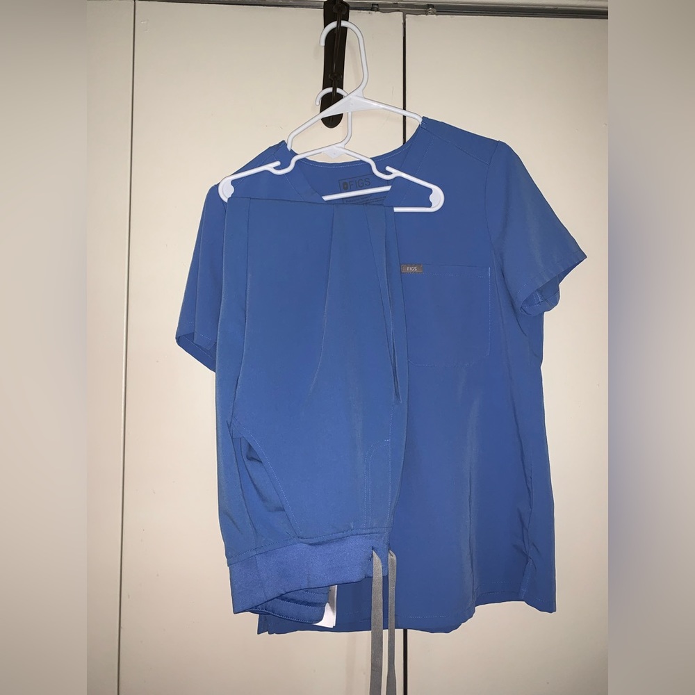 figs ‘ceil blue’ scrub set
